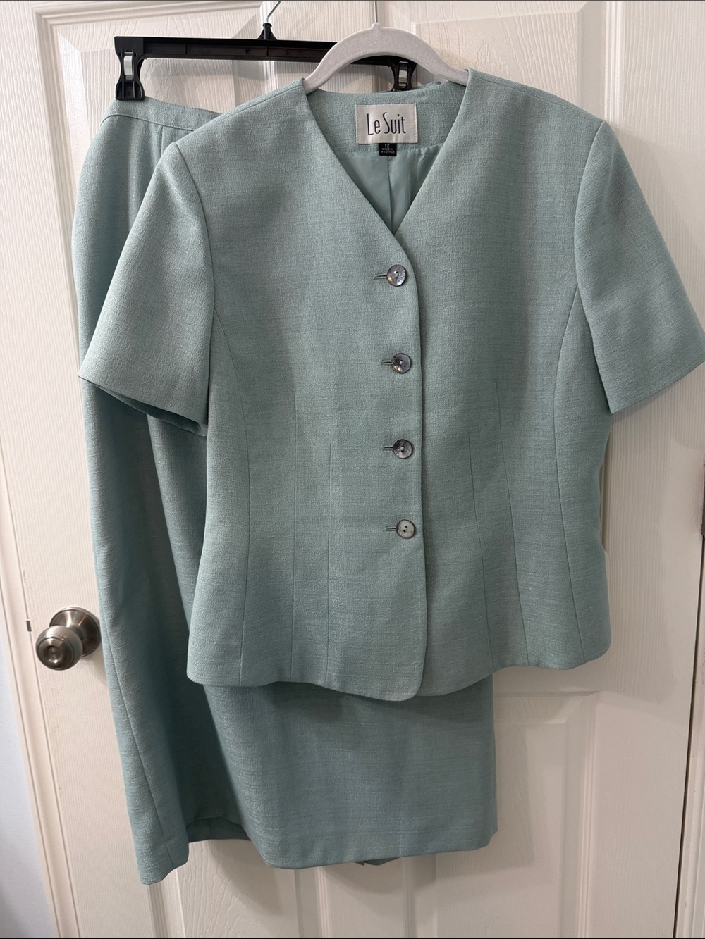 Le Suit Vintage Women’s Two-Piece Skirt Suit Set in Sage